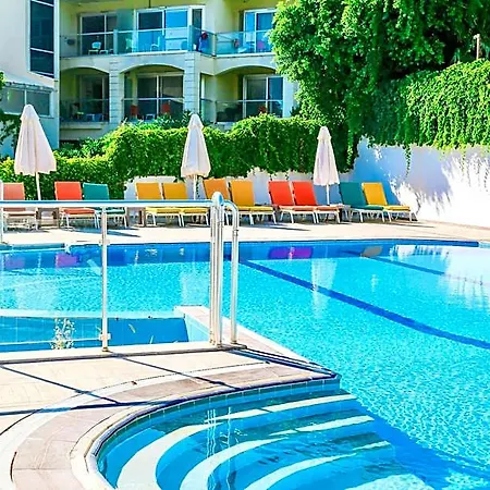 Sertil Deluxe Tropical Hotel